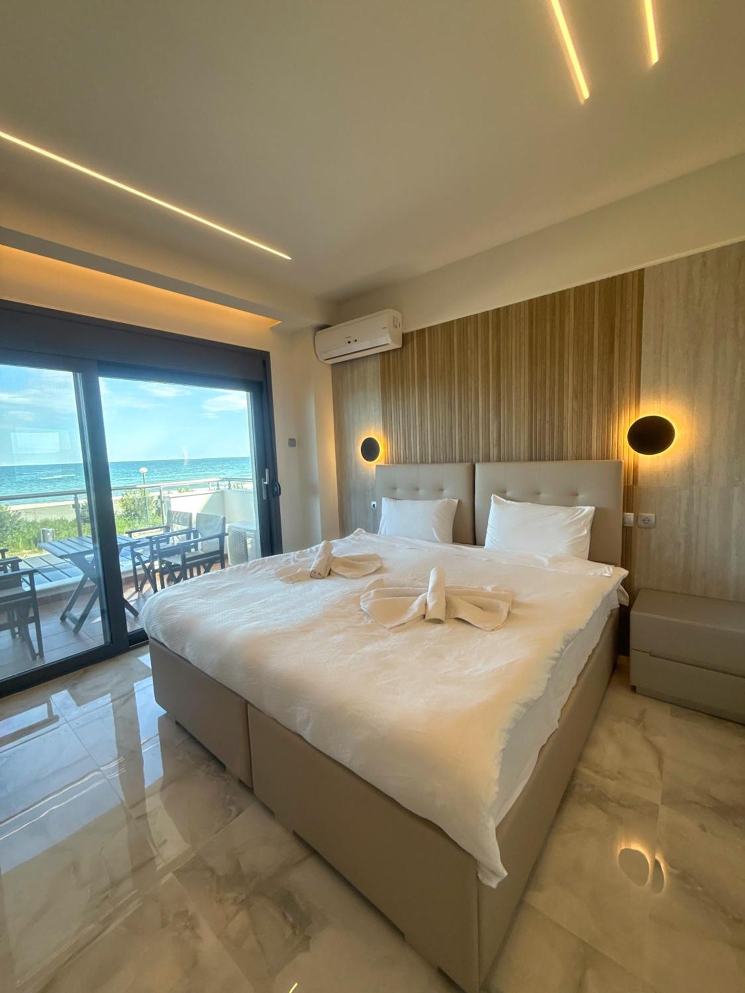 Aqua Mare Luxury Apartments Paralía Eksteriør billede